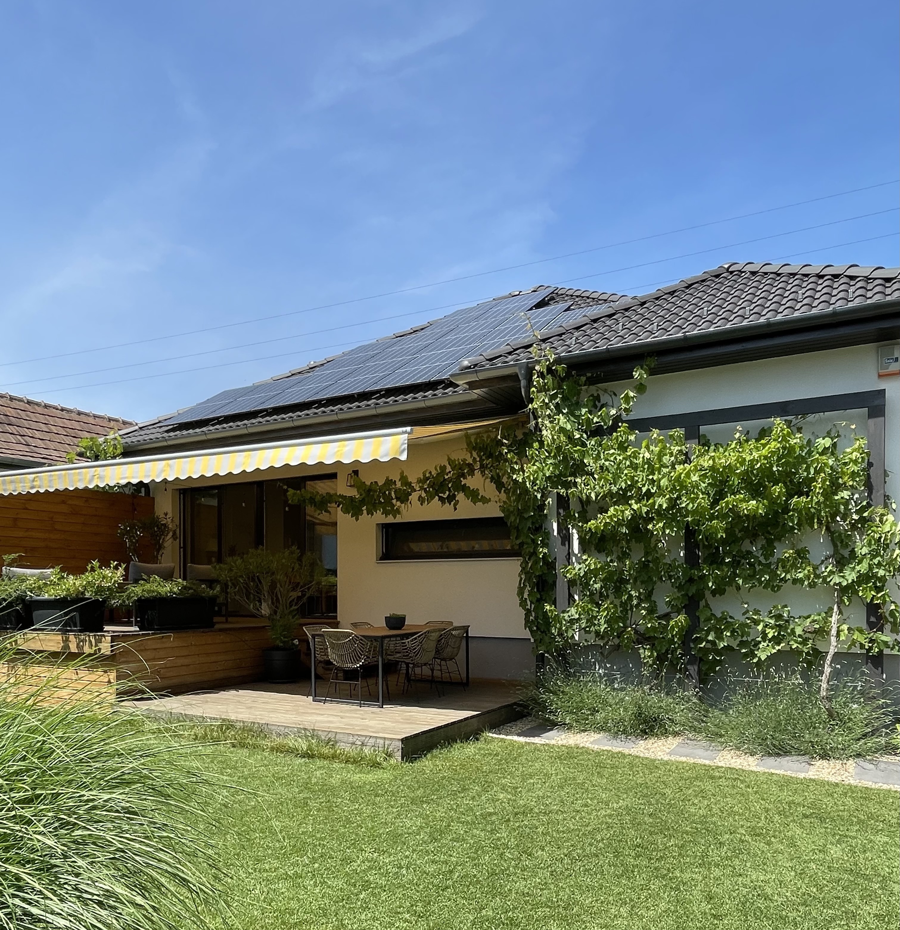 Nyiri Zsuzsa - Családi ház, Budapest