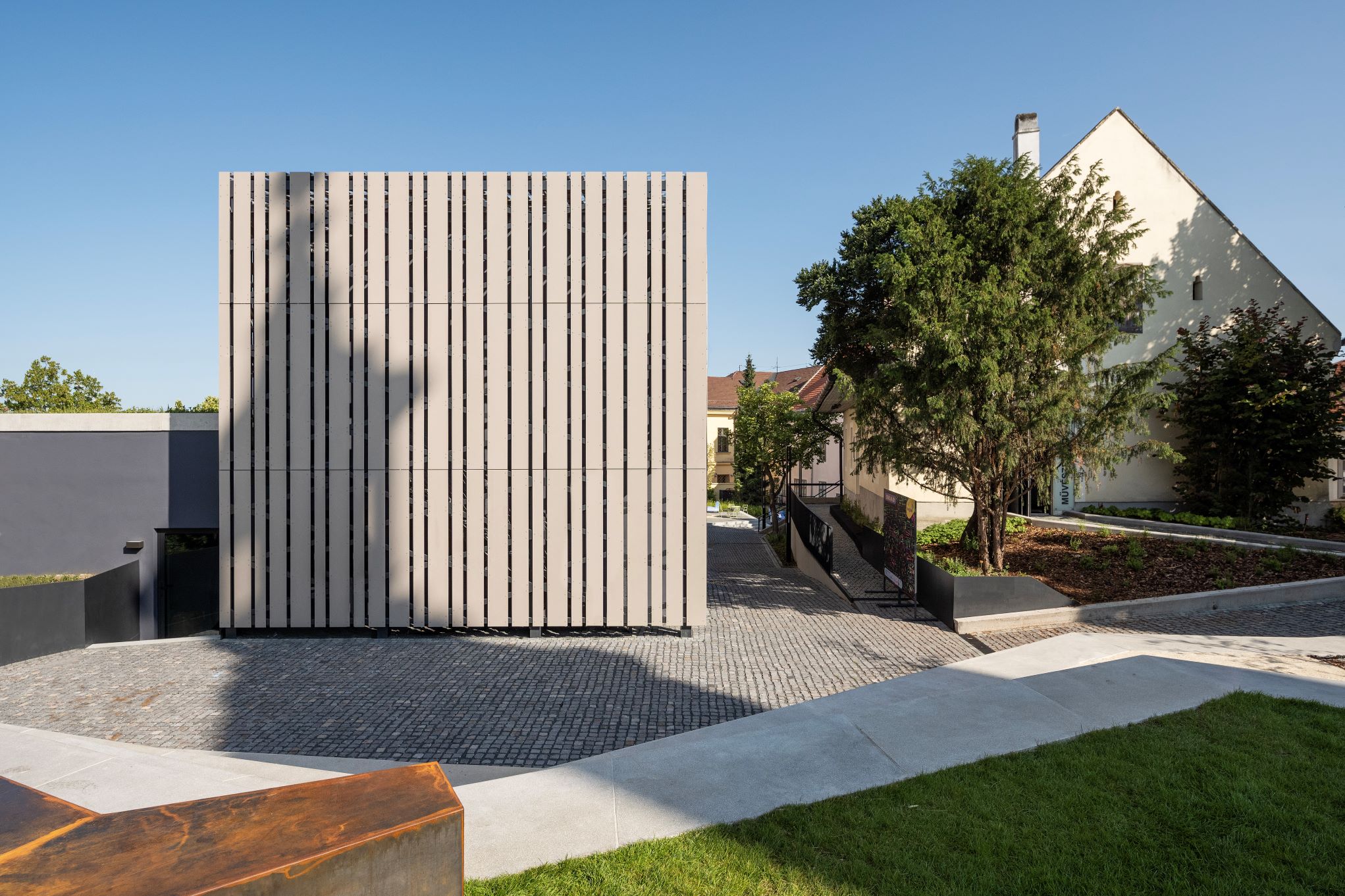 Nóbik Orsolya, Szilvás Attila, Kiss Gábor János - FOTON Audiovizuális Centrum, Veszprém