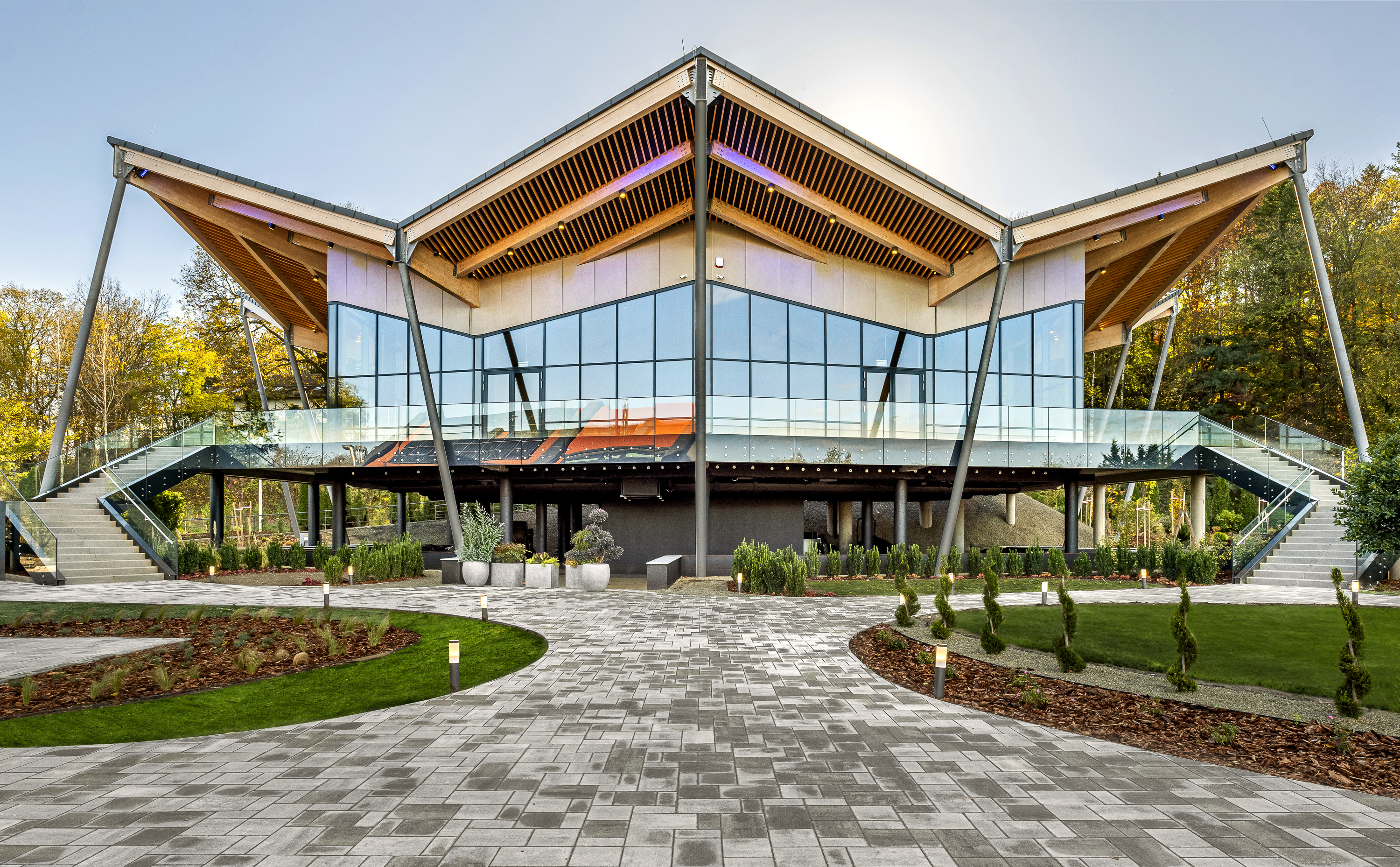 Ferdinánd Árpád - METTRIN Rendezvényközpont, Bánk