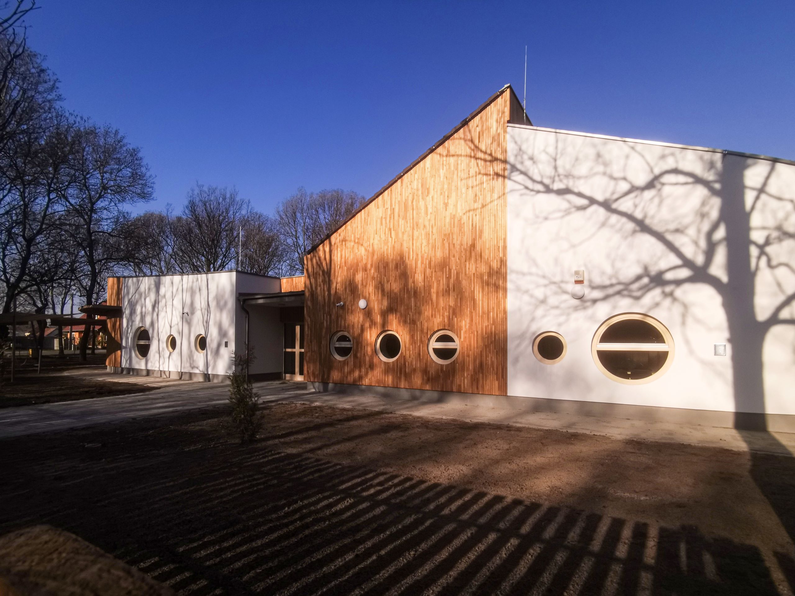 Döme László és Schulcz Péter - Bölcsőde, Kiskunfélegyháza